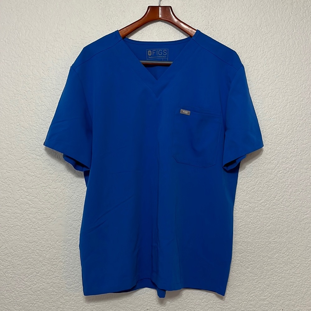 Figs Leon 3 Pocket Scrub Top
